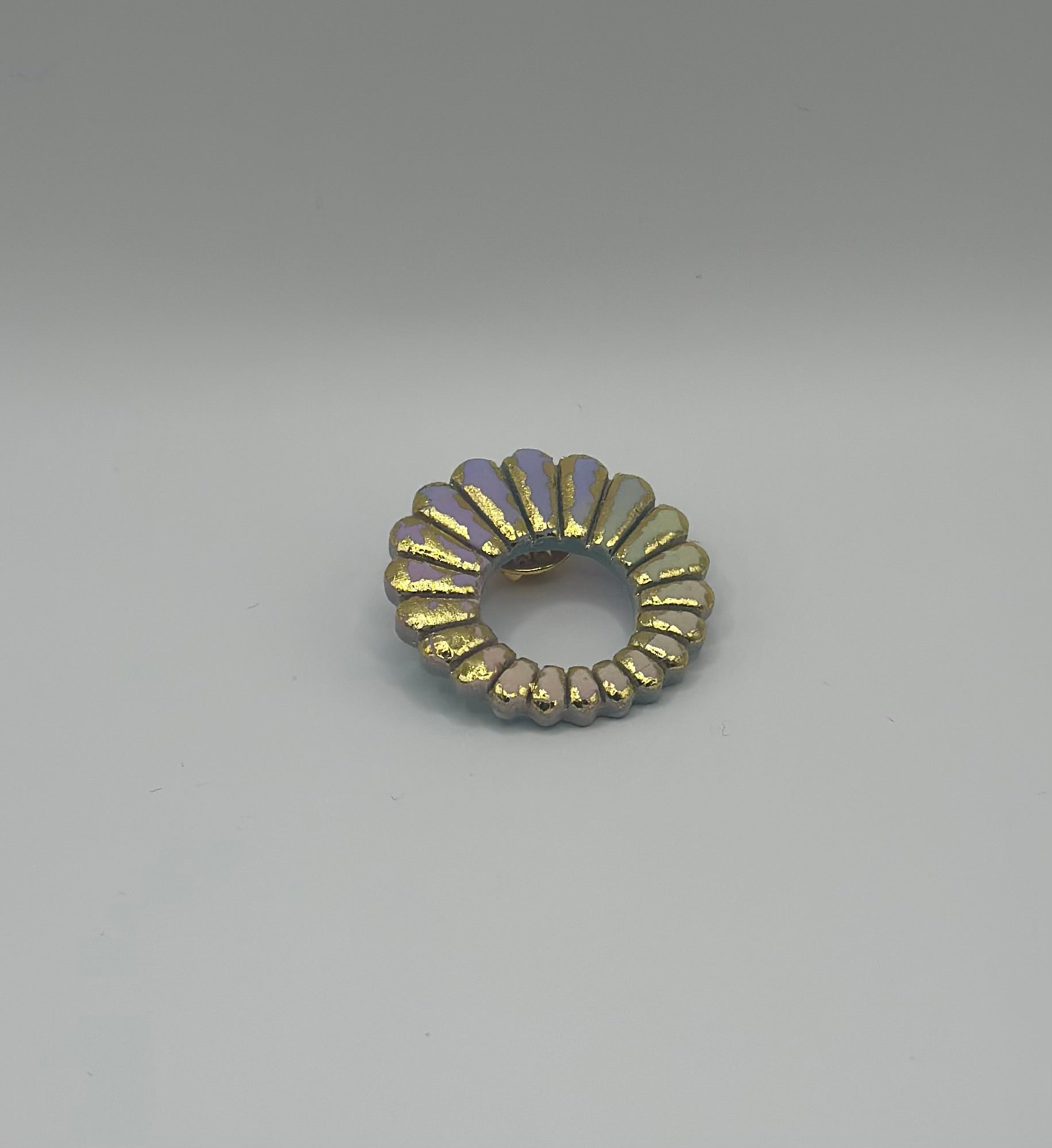 Pin’s de lunette pastel et or