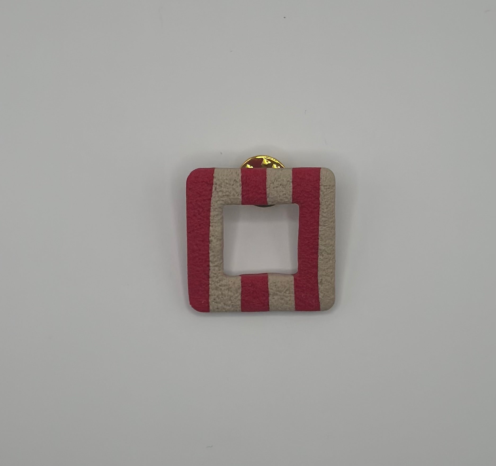Pin’s de lunette carré à rayures