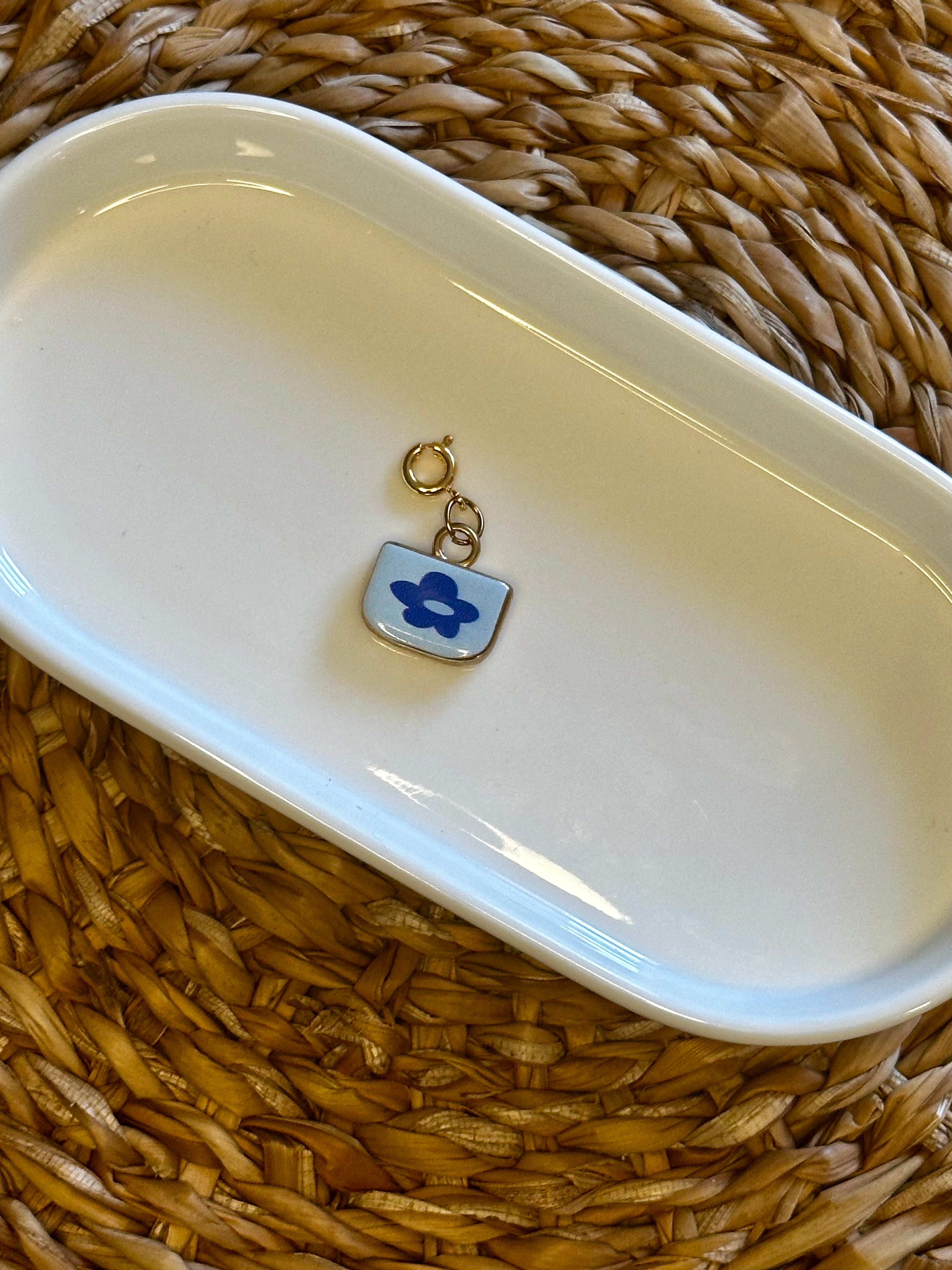 Céramique fleur bleue