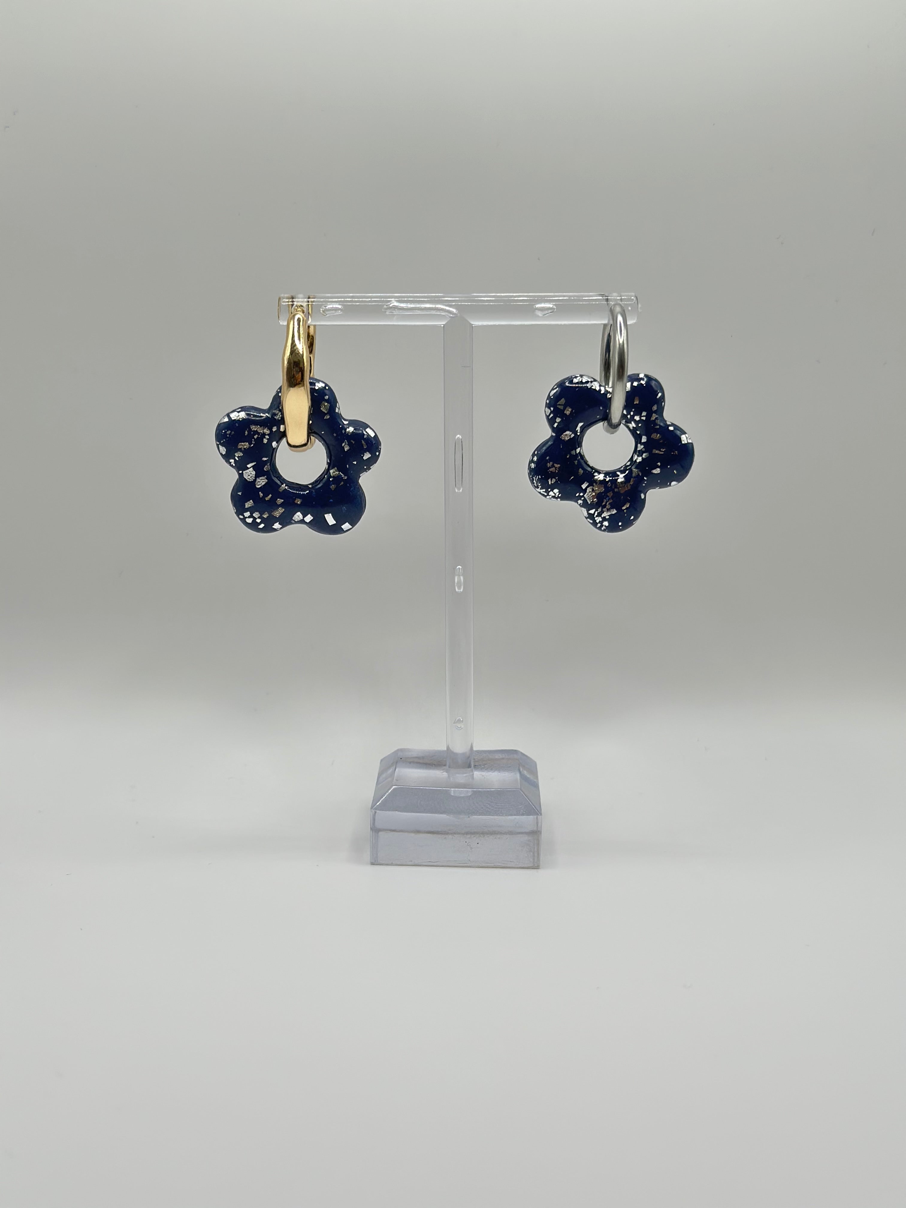 Floraé bleue et argent